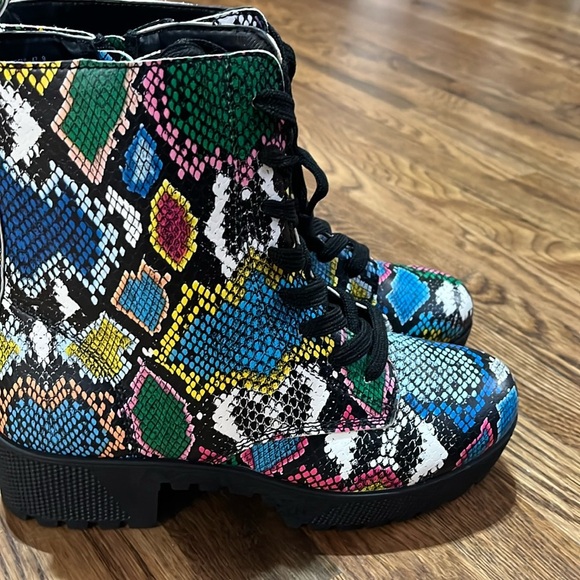 Multicolored boots - Picture 1 of 4